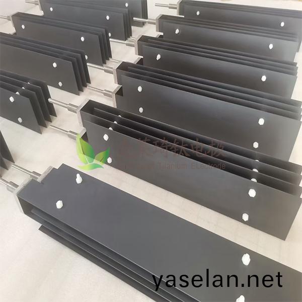 汚水(shui)處理(li)用析氧(yang)鈦(tai)電極(ji)
