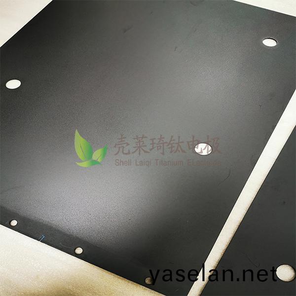 PCB蝕刻液用(yong)析(xi)氧鈦電(dian)極(ji)